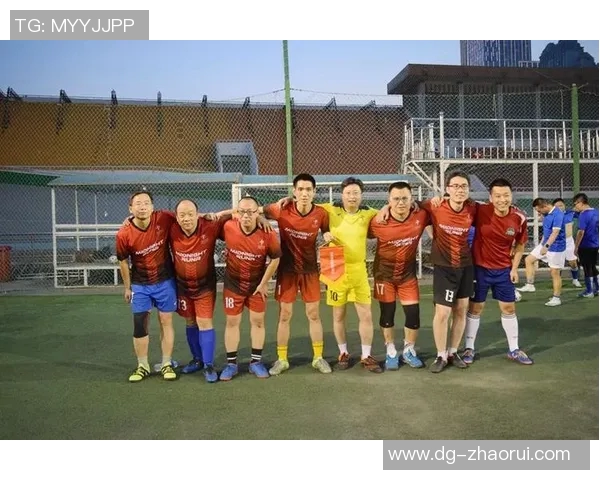 赛后分析：上海足球队与武汉足球队的团队协作与战术执行探讨